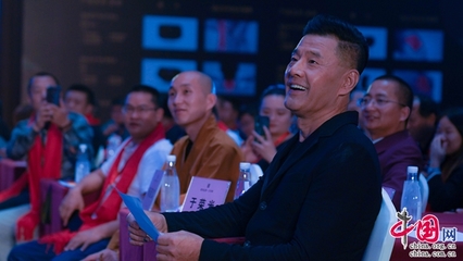 榮光遠(yuǎn)外發(fā)布新品“生命之光”，以石墨烯地暖科技“照耀”健康生活